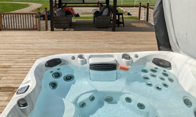 hot tub backyard patio 1 1 - Swim World Chelan